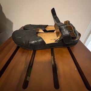 Black Sanosan Leather Sandals. EUC. Sz 38.